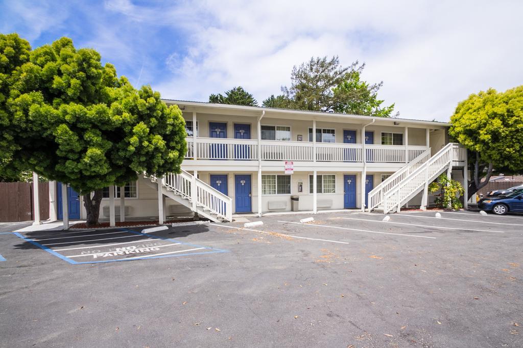 Fisherman'S Cove Inn Monterey Exteriér fotografie